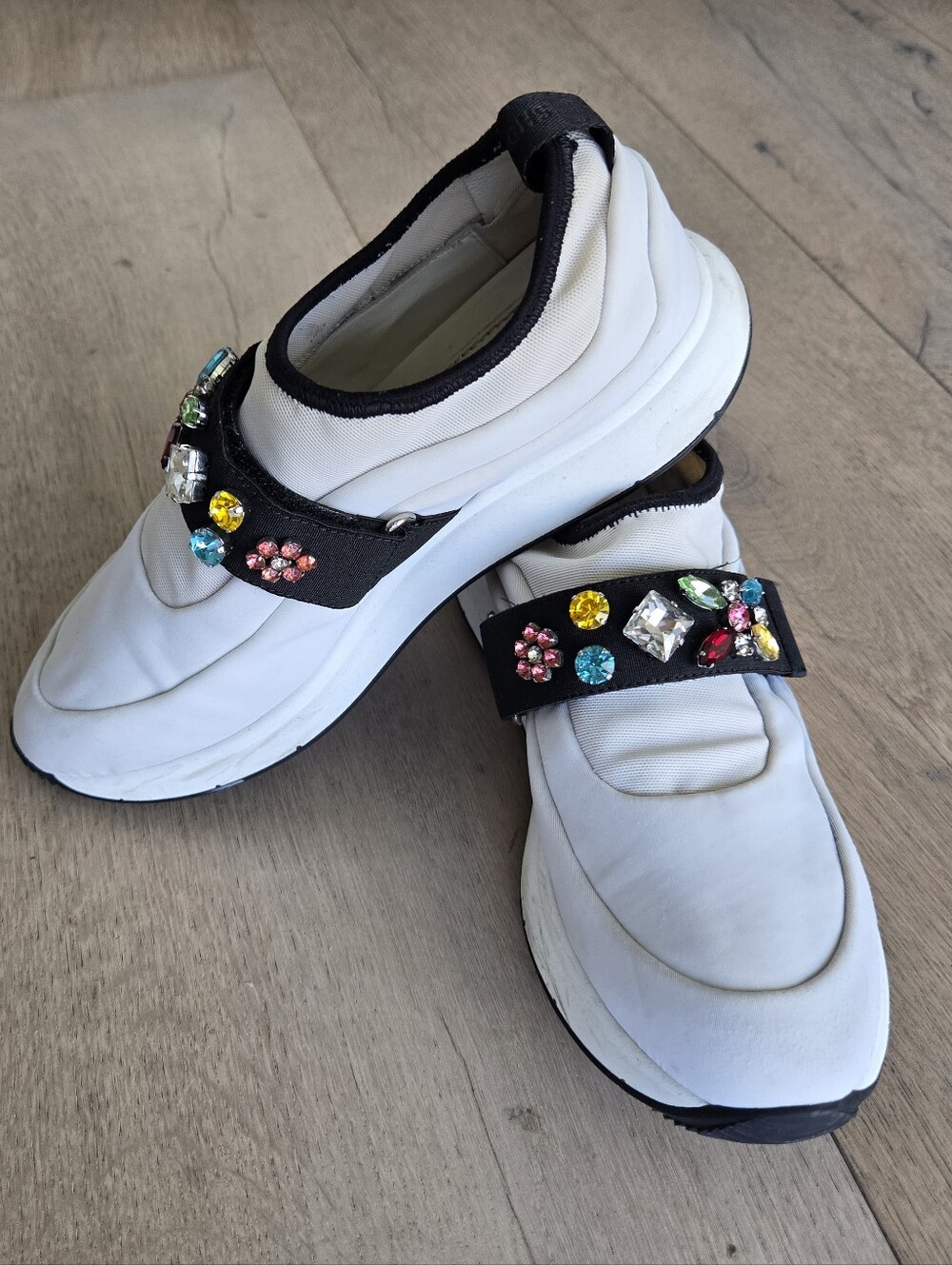 Car Shoe Brand White Slip-On Women's Sneakers with Jeweled Strap